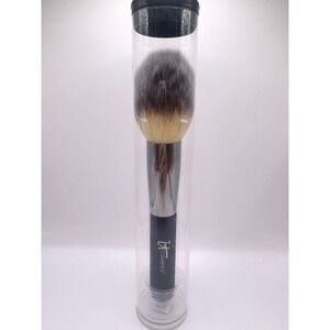 IT Cosmetics Heavenly Luxe Powder Brush No 8 NEW